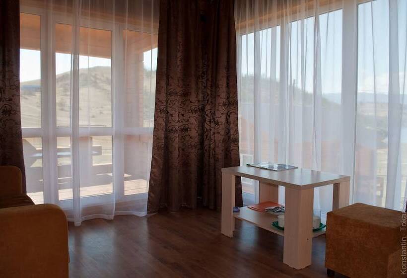 בקתה סופריור, Holiday Village Bayar