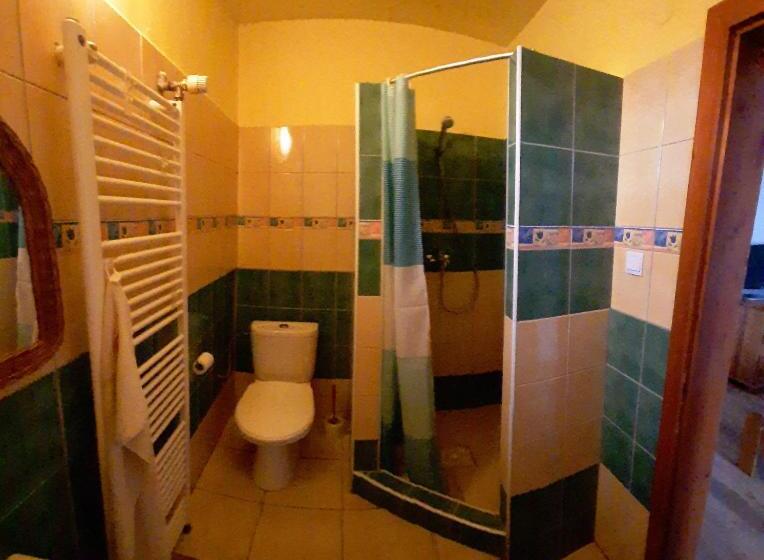 高级三人间, Relax Mariánka