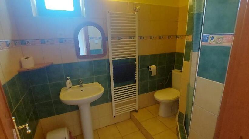 高级三人间, Relax Mariánka