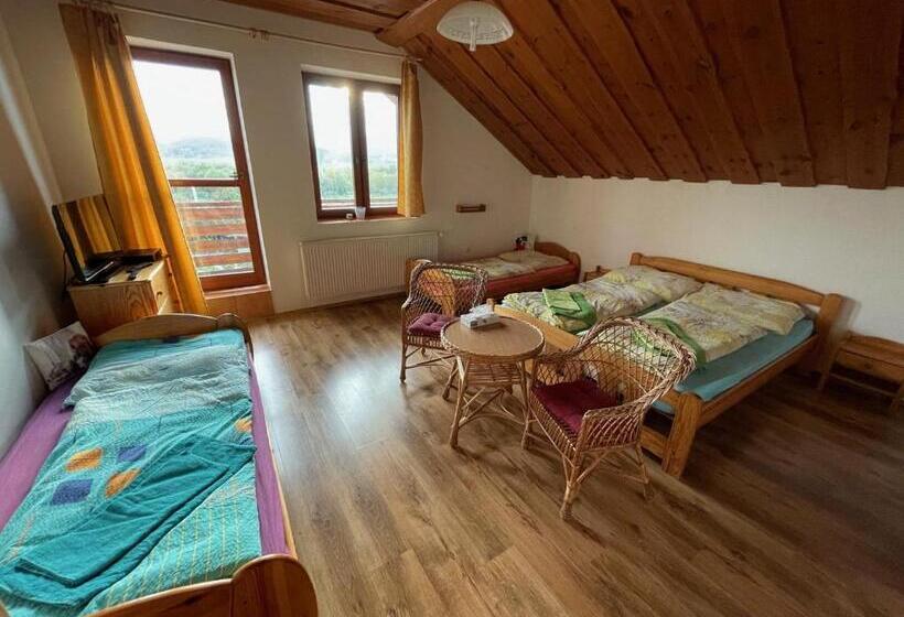 Четырехместный Номер Стандарт с Балконом, Relax Mariánka