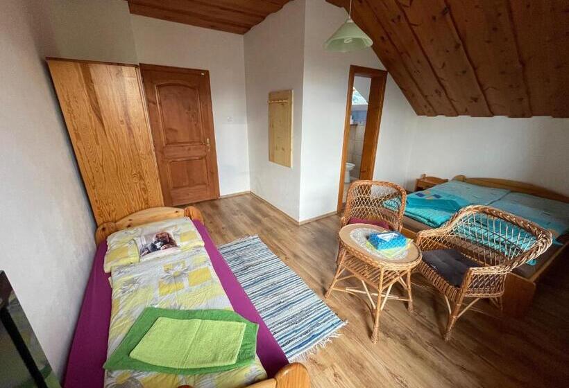 带阳台的三人标准间, Relax Mariánka