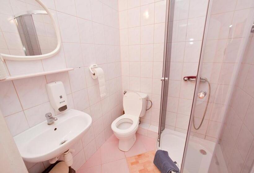 اتاق استاندارد سه نفره, Ziołowa Dolina