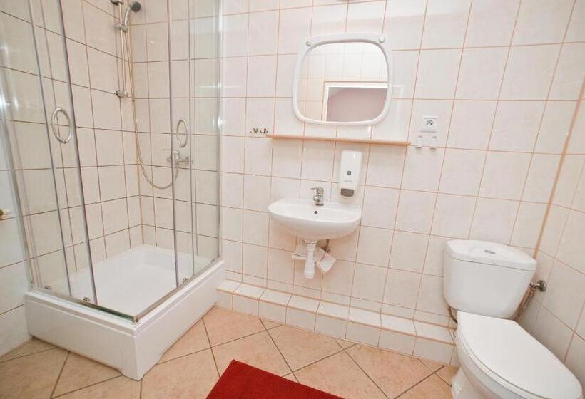 اتاق استاندارد چهار تخته, Ziołowa Dolina