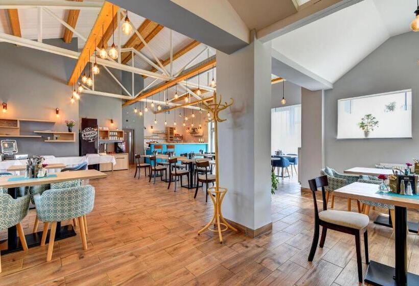 Номер Стандарт с Балконом, Penzión čerešňový Sad & Wellness