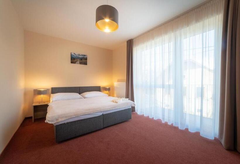 Номер Стандарт с Балконом, Penzión čerešňový Sad & Wellness