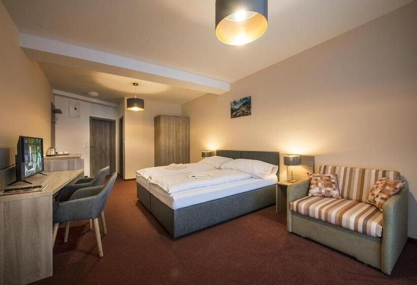 Номер Стандарт с Балконом, Penzión čerešňový Sad & Wellness