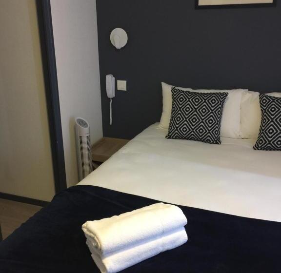 חדר משפחתי, Ar Terra Nova