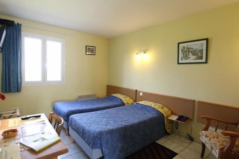 스탠다드 룸, Du Mont Servy