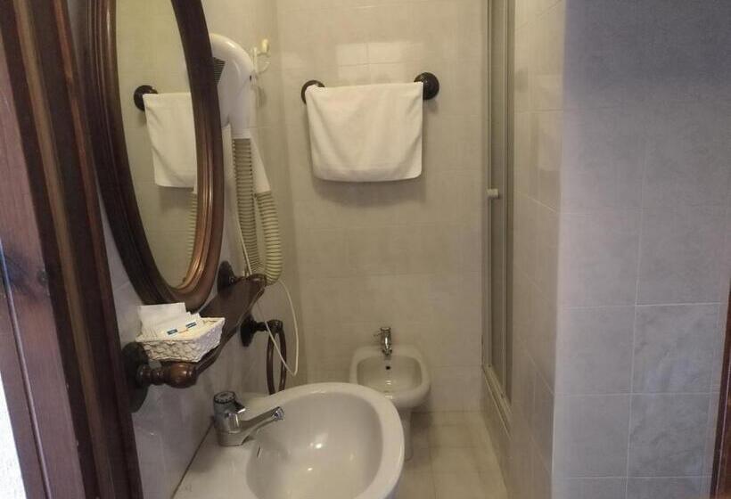 スタンダード４人部屋, I Larici