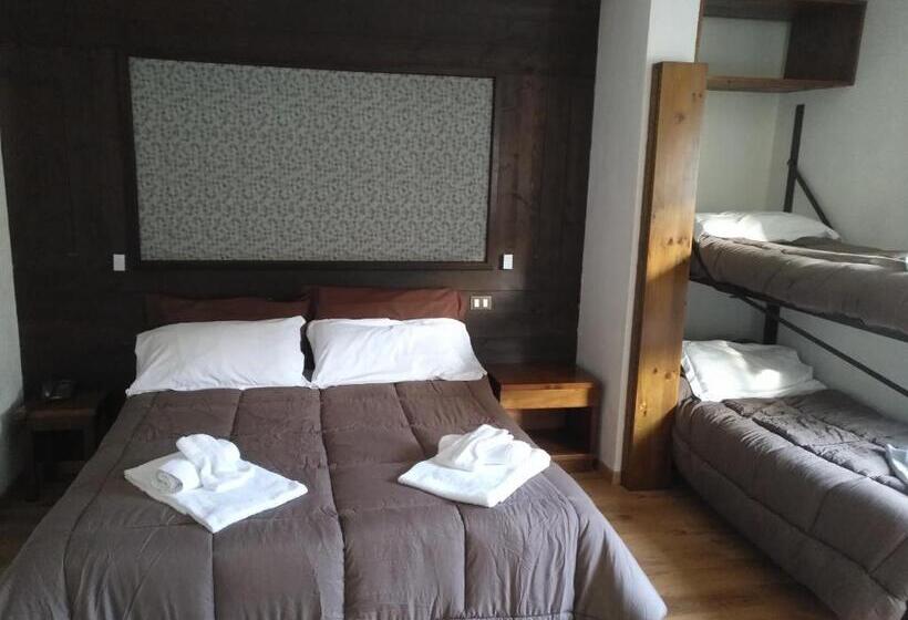 スタンダード４人部屋, I Larici