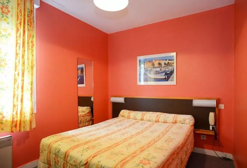 اتاق استاندارد, Logis Hôtel Et Restaurant La Tour Brette