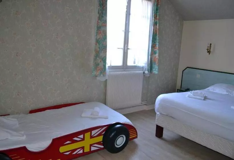 Standard Kolmen Hengen Huone, Le Lanthenay