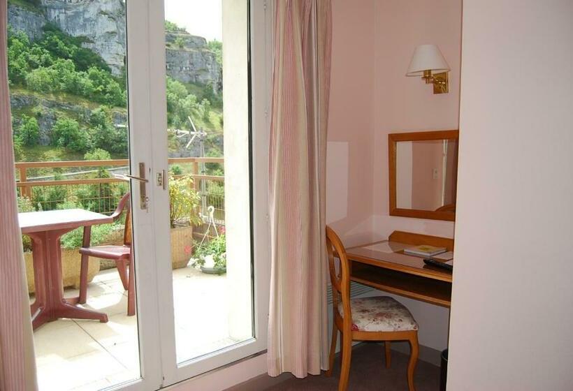 غرفة سوبيريور ذات إطلالة, Le Terminus Des Pèlerins