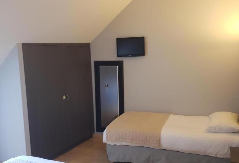 スタンダードトリプルルーム, Logis Hôtel Des Deux Forts