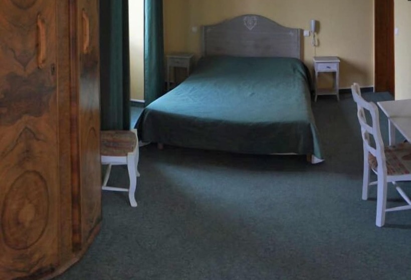 Номер Стандарт Трехместный, Logis Le Bretagne