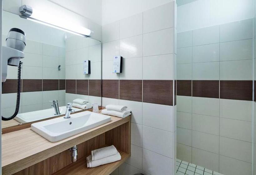 غرفة قياسية رباعية, Kyriad Clermont Ferrand Nord  Riom