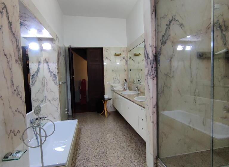 Chambre Triple Supérieure, Villa Ghia