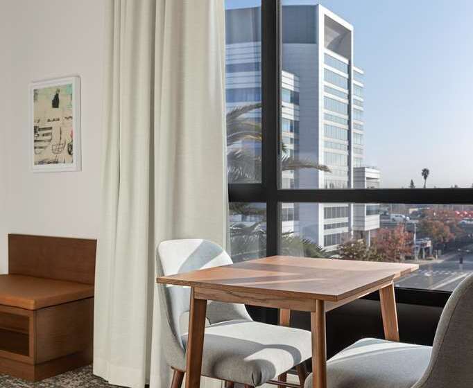 スタンダードルーム, The Fort Sutter Sacramento Tapestry Collection By Hilton