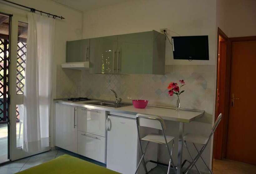 スタンダードスタジオ, Pozzo Al Moro Village