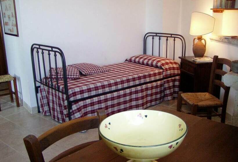 庭の見える１ベッドルームアパートメント, Villa Elena B&b Di Charme