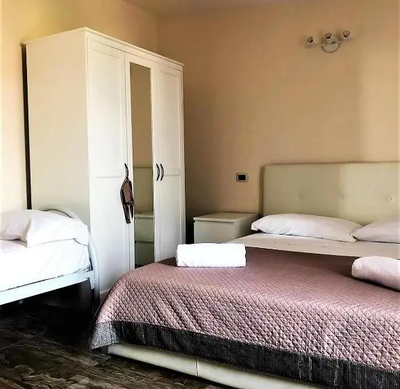 スタンダードトリプルルーム, Guest House Loriano