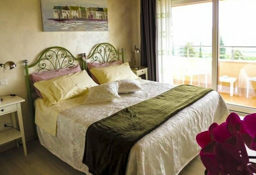 غرفة قياسية مزوَّدة بشُرفة, B&b Il Riccio