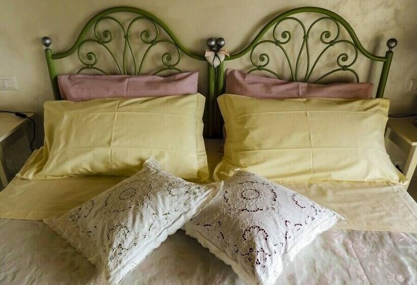 غرفة قياسية مزوَّدة بشُرفة, B&b Il Riccio