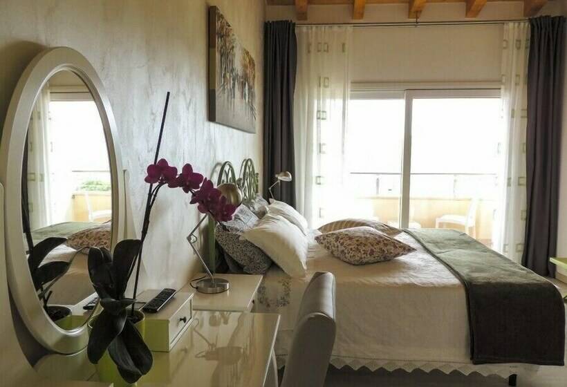 غرفة قياسية مزوَّدة بشُرفة, B&b Il Riccio