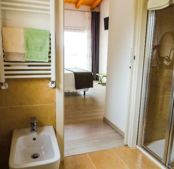 غرفة قياسية مزوَّدة بشُرفة, B&b Il Riccio