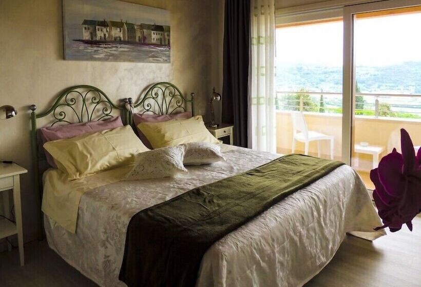 غرفة قياسية مزوَّدة بشُرفة, B&b Il Riccio