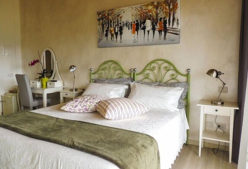 غرفة قياسية مزوَّدة بشُرفة, B&b Il Riccio