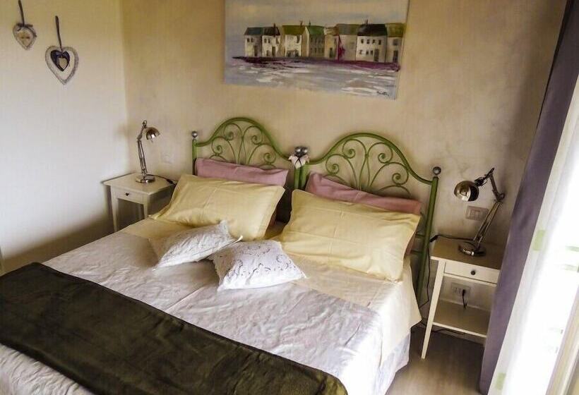 غرفة قياسية مزوَّدة بشُرفة, B&b Il Riccio