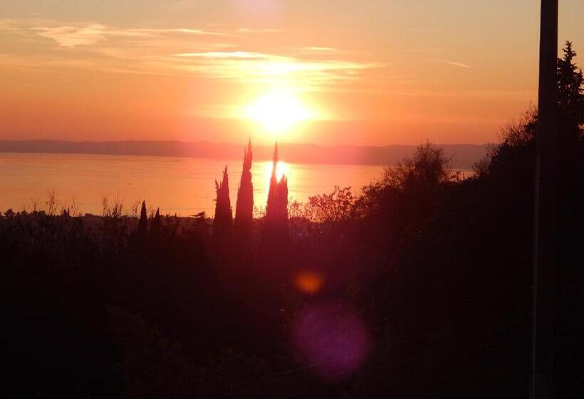 غرفة قياسية مزوَّدة بشُرفة, B&b Il Riccio