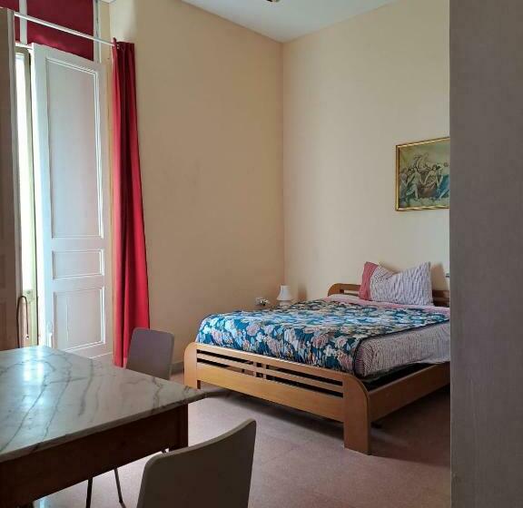 اتاق استاندارد سه نفره, Ag Home Adragna