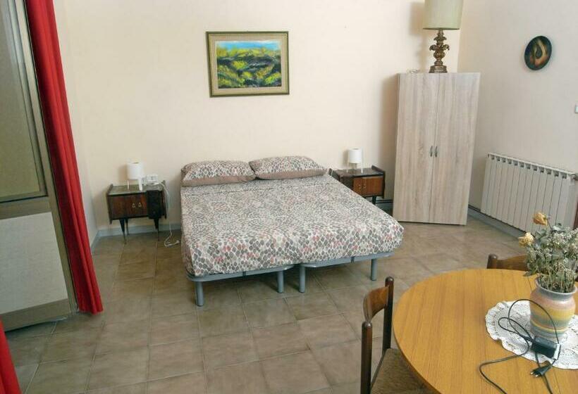 اتاق استاندارد سه نفره, Ag Home Adragna