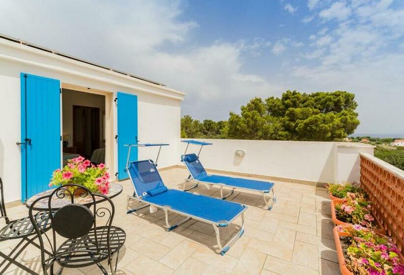 غرفة قياسية مطلّة علي البحر مزوَّدة بشُرفة, Villa Brigida