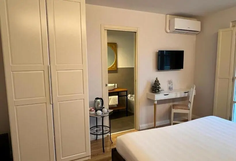 اتاق لوکس با بالکن, Corteviva Boutique B&b
