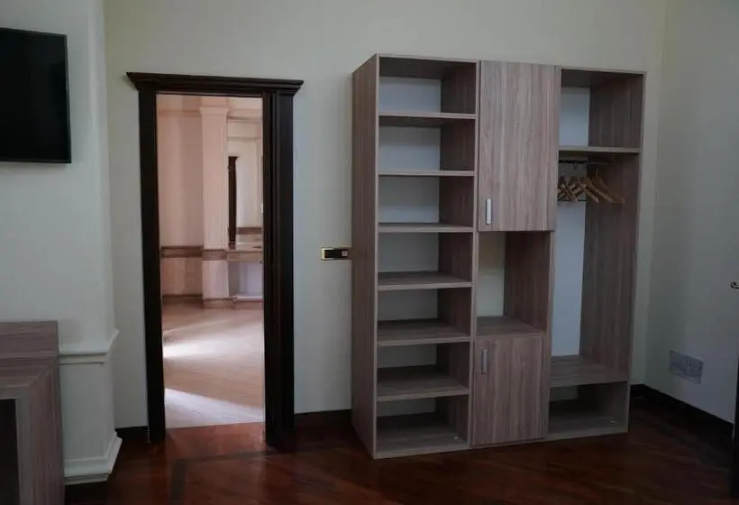 سوئیت با تخت بزرگ, Villa Princi