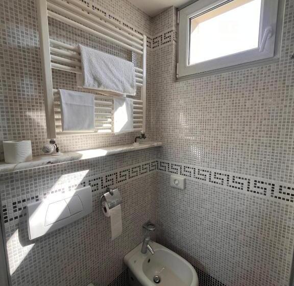 חדר סטנדרט יחיד, Ludovico Ariosto