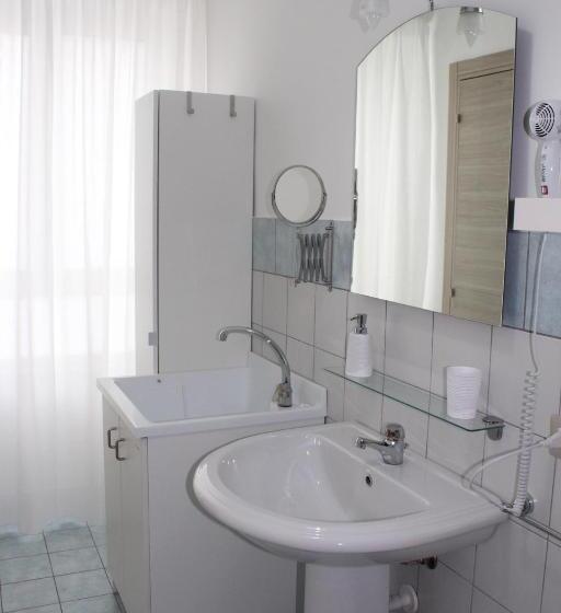 スタンダードトリプルルーム, Affittacamere La Traversa