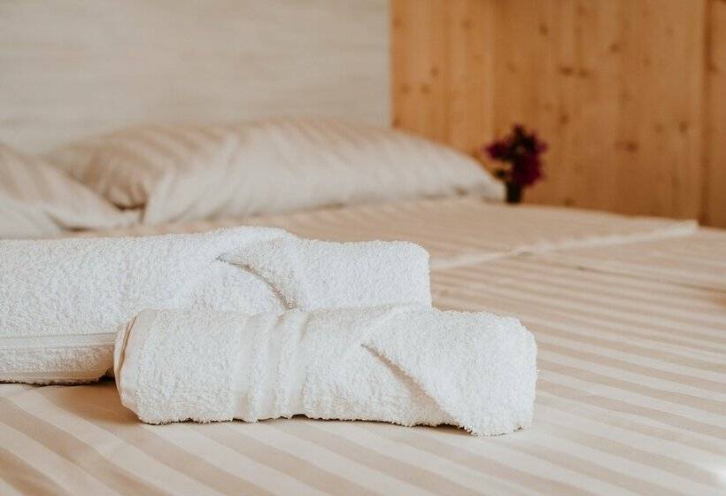 1间卧室的房子, Abbatoggia Village