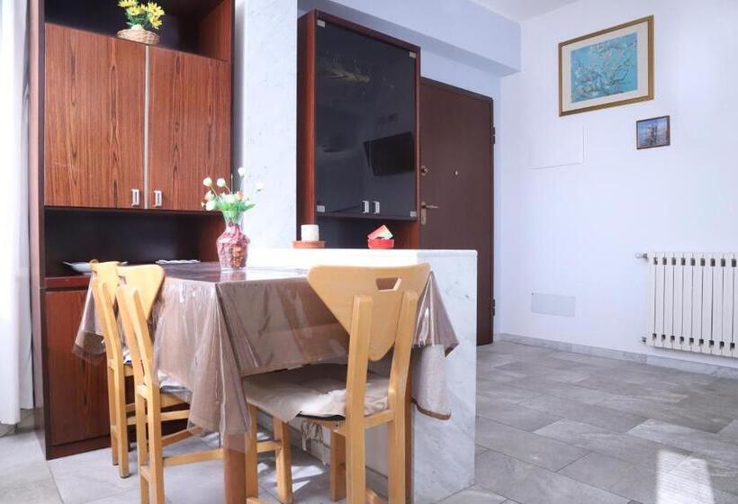 إستديو قياسى مزود بشرفة, Etna Sea House