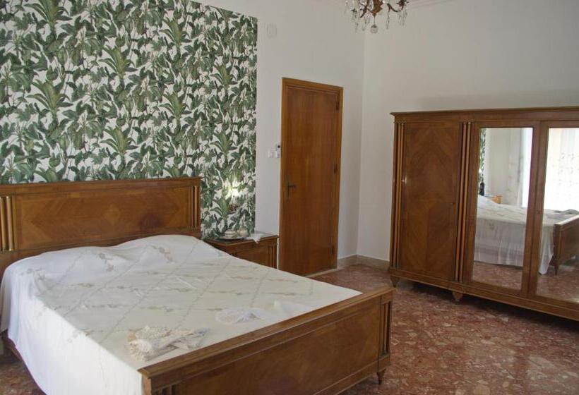 标准三人间外部浴室, Olivarooms