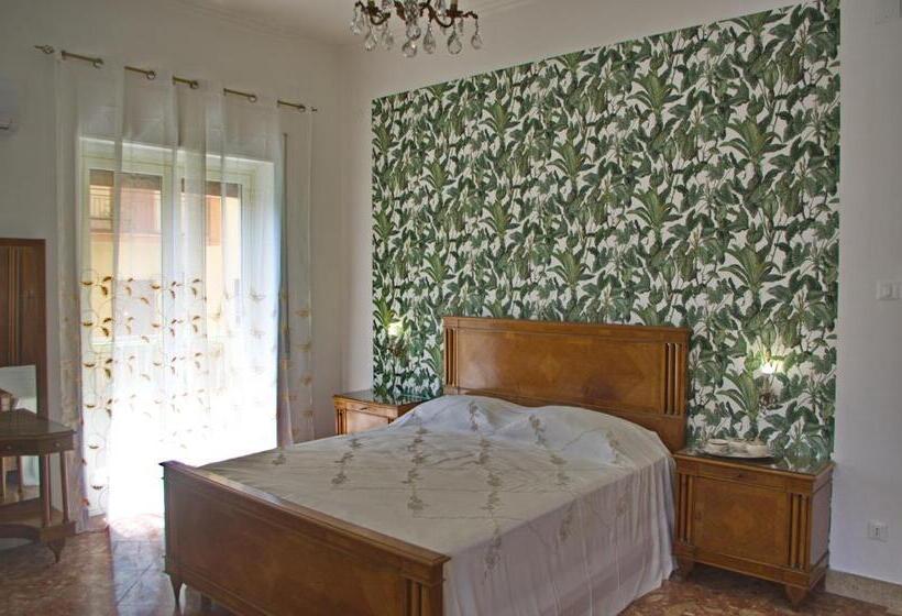 标准三人间外部浴室, Olivarooms