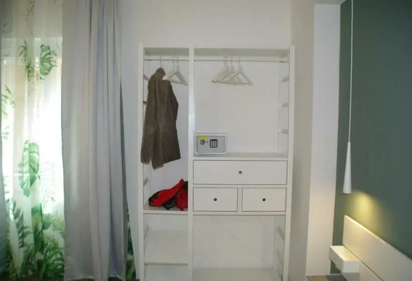 اتاق استاندارد, Travel House