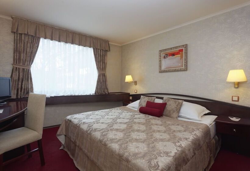 חדר סטנדרט, Capitol