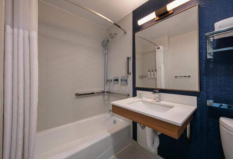 Номер Стандарт Кровать Кинг Адаптированный для Инвалидов, Fairfield Inn By Marriott Jfk Airport