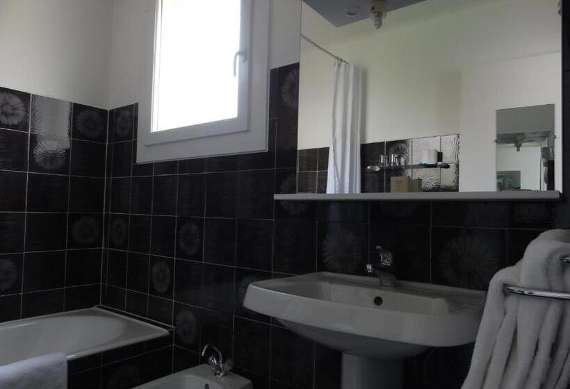 Номер Стандарт с Балконом, Hôtel Princess