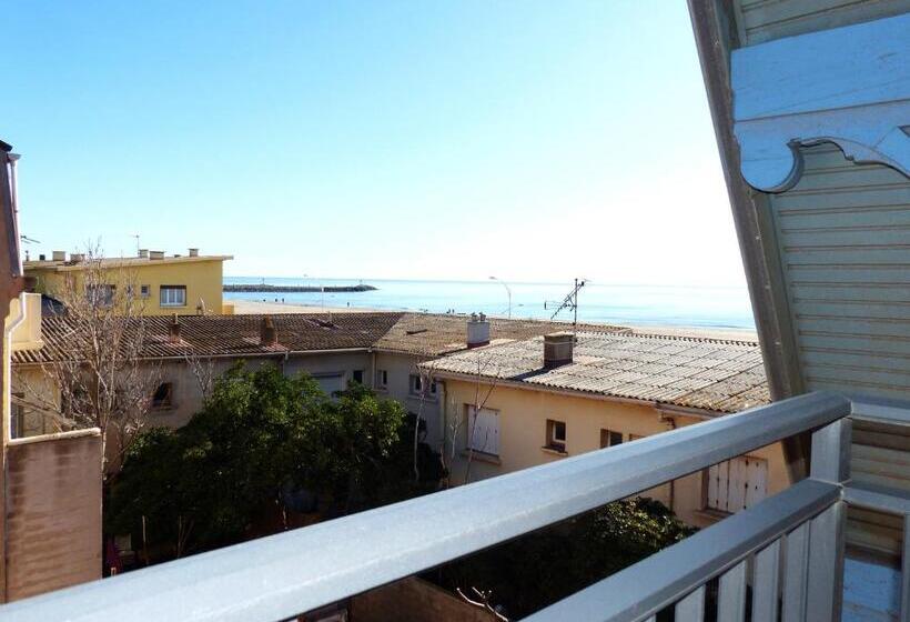 غرفة قياسية ثلاثية, Le Chalet