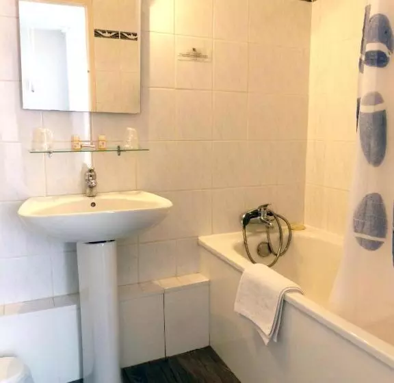 3-Bett-Standardzimmer, Le Chalet
